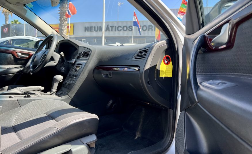 VOLVO V70 AWD 2.4T  4×4 Cross Country Familiar Automático